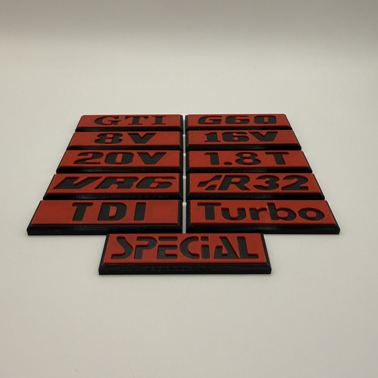 VW Schriftzug zum Aufkleben im 16V-Style – Schwarz/Rot – für Golf 2, Tuning & Klassiker