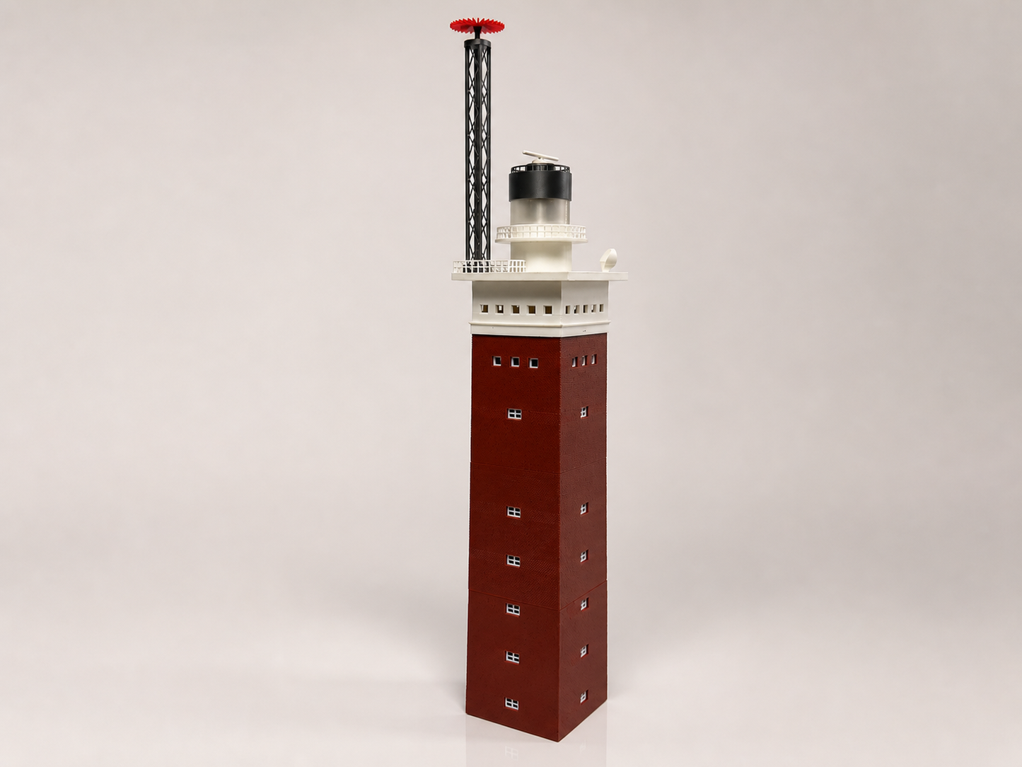 Leuchtturm Helgoland – H0 Bausatz – 47 cm – 51 Teile
