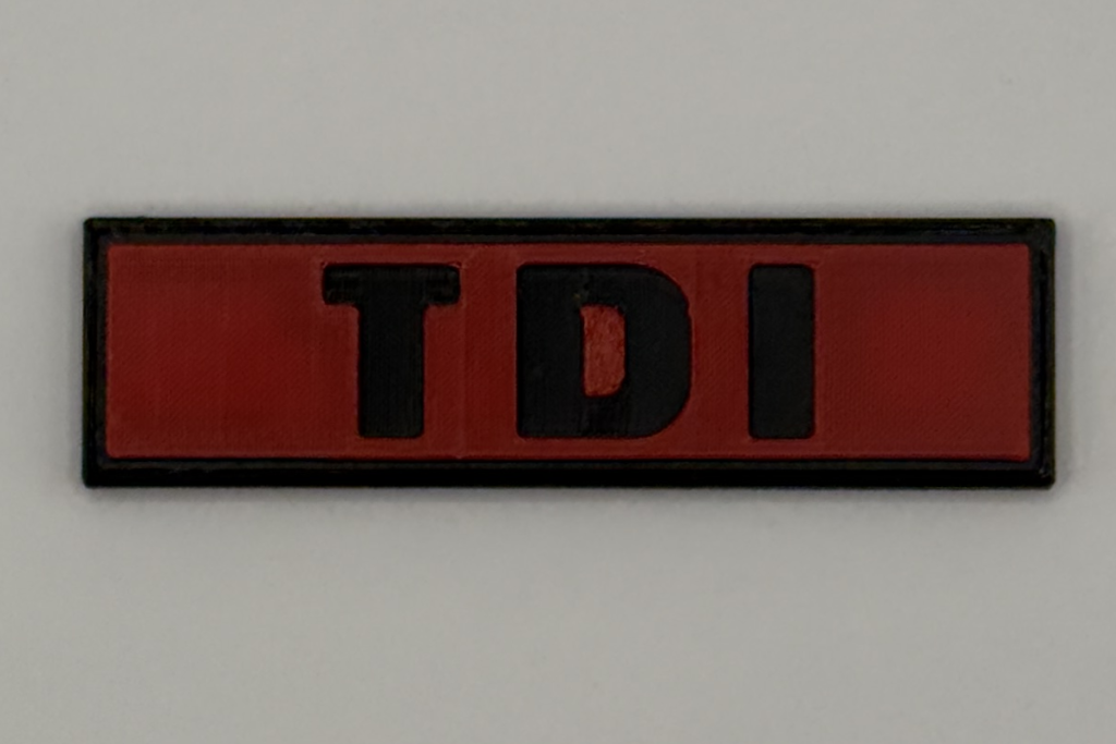 VW Schriftzug zum Aufkleben im 16V-Style – Schwarz/Rot – für Golf 2, Tuning & Klassiker